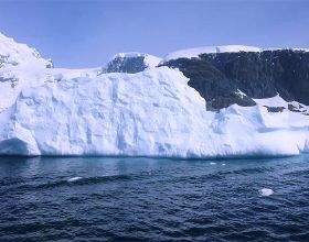 南極冰蓋下儲存著大量的“糧食”，10億噸的磷蝦，能養活上億的人