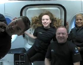 SpaceX：四名太空遊客“健康、快樂、舒適地休息”