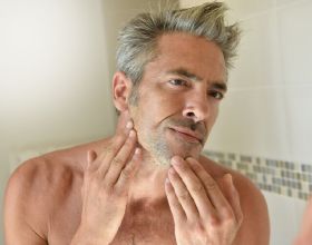 男性刮鬍子頻率高，說明了什麼？與壽命有何關係？用科學告訴你