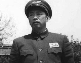 1955年授銜時，空軍司令劉亞樓是上將，四位副司令是什麼軍銜