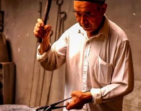 探訪喀什古城的鐵器傳承人