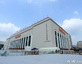 坐著BUS逛京城——中國共產黨歷史展覽館