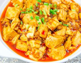 想吃“麻婆豆腐”自己在家做，麻辣鮮嫩，傳統老味道，拌飯一絕