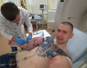“俄羅斯大力水手”，61釐米手臂面臨手術，否則將有截肢風險