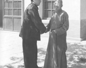 1945年，蔣介石對毛澤東說：跟我一起幹吧！毛主席如何回答？