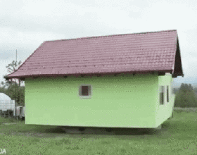 波斯尼亞一男子為妻子建造了一棟可以旋轉360度的電動房屋