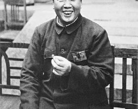 毛澤東：中國人從此站立起來了（1949.9.21）