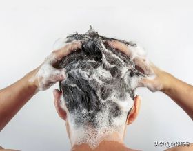 用洗髮皂和洗髮水洗頭有什麼不同嗎？用肥皂洗頭髮還是洗髮水好？