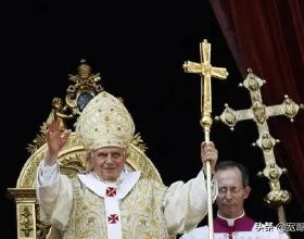 紅衣主教是何人？教皇、神父、主教、大主教、紅衣主教，誰厲害？