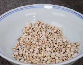 這個季節，紅豆和薏米是絕配，健脾養胃，家人平安度過秋天