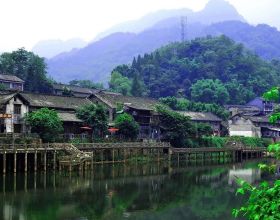四川一座低調的古鎮，有鳳凰古城風韻，不輸江南水鄉的美景