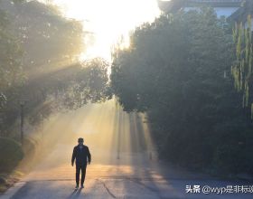 大紅酸枝圓餐桌九件套