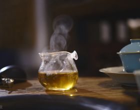 為什麼喝了普洱茶後會發熱出汗？是身體虛嗎？
