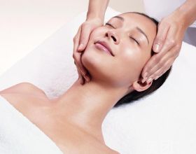 這7位明星，從“背景板”升到“頂流”，僅靠一部劇就完成逆襲