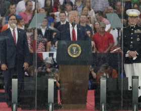美國總統面前的玻璃罩：可防彈保命，普京笑了：“我反正不用”