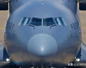 央視春晚劉濤和湖南衛視春晚高圓圓 同穿紅色禮服誰更驚豔