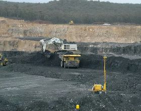 煤礦工人吐槽：煤價漲了，跟煤相關的也漲了，除了我們的工資