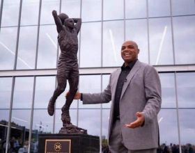 NBA巨星雕像分4個等級：巴克利買家秀C級，馬龍A級，那SSS級呢？
