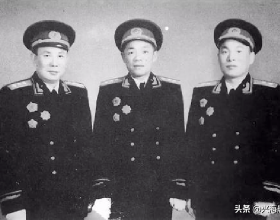 梅婷一家三口走機場，少女扮相不像當媽的人，老公全程帶娃超寵她