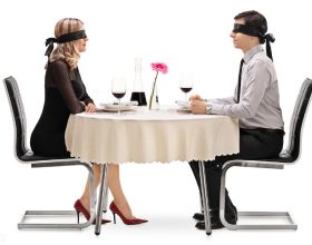 冰墩墩軍營分墩，軍營官兵手繪漫畫版冰墩墩