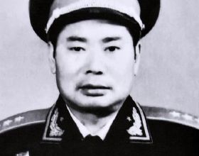 楊得志在濟南軍區18年，先後有四位政委輔佐，他們都是誰呢？
