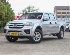 王曉晨曬與4位男星聚會照，張翰摟著兄弟似霸總，杜淳同框不顯老