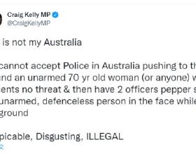 澳大利亞一七旬老婦在抗議封鎖政策時被警察一把推倒，還被噴胡椒噴霧