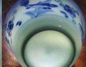 青花魚藻紋馬蹄杯