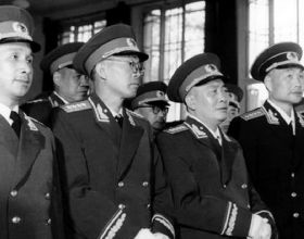 1955年，周總理電令一位看倉庫的老漢赴京：授你少將軍銜