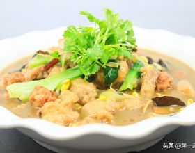 河南特色美食“大燴菜”，地道的農家味，有菜有肉，燉一鍋不夠吃