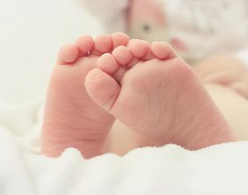 寶寶學走路有必要穿學步鞋嗎？如何讓寶寶邁對“人生第一步”？