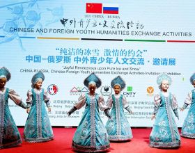 中俄青少年創作的251幅“北京冬奧”主題作品在京展出