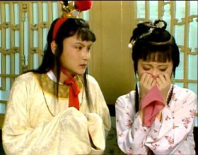 24年前趙麗蓉的春晚小品，誰注意她身後的小丫鬟？如今紅到發紫