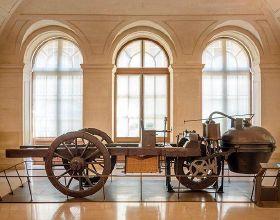 在內燃機時代之前，蒸汽動力的汽車才是主流？
