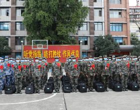 四川省首批女兵起運：為夢想出徵，“鏗鏘玫瑰”奔赴軍營