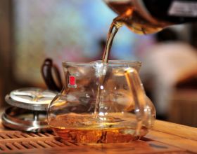 紅茶怎麼沖泡才更好喝？新手泡紅茶的3個技巧，學會你也能泡好茶
