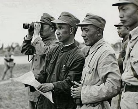 1958年軍區首長視察遼寧，發現糧倉警衛是犧牲5年戰友，他是誰？