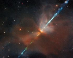 哈勃望遠鏡發現了一個看起來像一把太空光劍的罕見天體