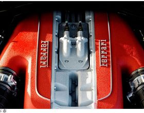 法拉利或將保留V12引擎！升級改造措施值得期待