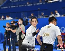 霍英東患癌後：來北京治療，常穿運動裝，愛喝桔子汁