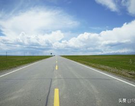 新疆每年僅開放半年的公路，短暫而又驚豔，沿途500公里皆是美景