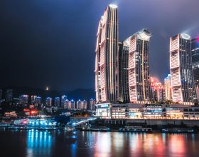 重慶來福士，曾被評為十大中國最醜建築的第一名，但深受遊客歡迎