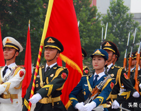 美國違背道義，面臨雙線夾擊，美元霸權和美國霸權的根基正在鬆動