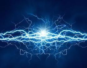電場中只存在電子不存在電荷，原來這個科學概念一直混淆你的認識