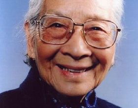 106歲雷潔瓊官至副國級，退休生活十分幸福，秘書透露其長壽秘訣