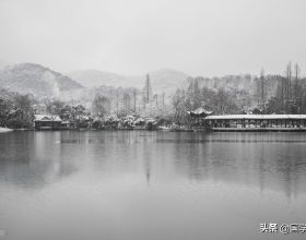 越扶越歪，偏離66釐米！這棟舊金山豪宅高樓，歪的有點控不住了