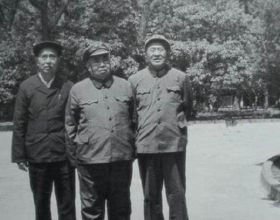 1972年，3位開國上將復出，各大軍區不要，周總理親自出馬做工作