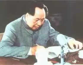 毛主席去世16年後，聶榮臻要掛主席相片：還是毛主席辦公的這張好