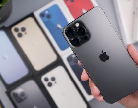 為什麼在關閉電源的 iPhone 上，我也可以透過“搜尋”功能找到它？