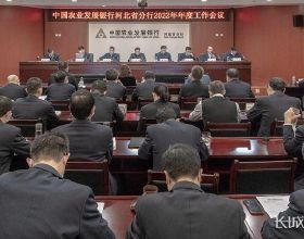 在我看來，秦國獎勵耕戰的積極政策，也是取得勝利的又一重要因素